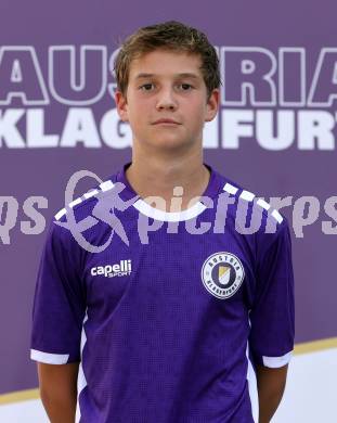 Fussball Nachwuchs. Akademie. SK Austria Klagenfurt. Mannschaftsfototermin. U16. Johannes Hoering. 
Foto: Kuess
www.qspictures.net
---
pressefotos, pressefotografie, kuess, qs, qspictures, sport, bild, bilder, bilddatenbank