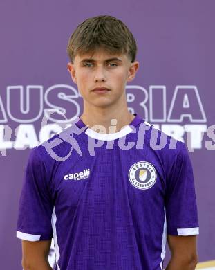 Fussball Nachwuchs. Akademie. SK Austria Klagenfurt. Mannschaftsfototermin. U18. Leon Juric. 
Foto: Kuess
www.qspictures.net
---
pressefotos, pressefotografie, kuess, qs, qspictures, sport, bild, bilder, bilddatenbank