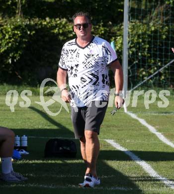 Fussball Kaerntner Liga. Velden gegen Bleiburg.  Trainer Christian Trappitsch  (Bleiburg).  St. Egyden, am 24.8.2024.
Foto: Kuess
www.qspictures.net
---
pressefotos, pressefotografie, kuess, qs, qspictures, sport, bild, bilder, bilddatenbank