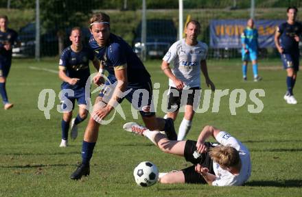 Fussball Kaerntner Liga. Velden gegen Bleiburg. Lukas Lausegger  (Velden),  Fabian Doerflinger (Bleiburg).  St. Egyden, am 24.8.2024.
Foto: Kuess
www.qspictures.net
---
pressefotos, pressefotografie, kuess, qs, qspictures, sport, bild, bilder, bilddatenbank