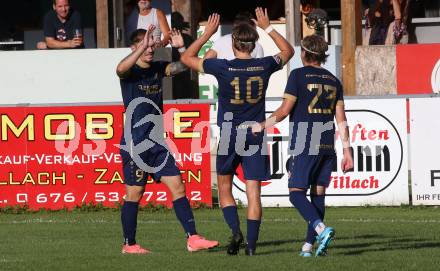 Fussball Kaerntner Liga. Velden gegen Bleiburg.  Torjubel Tom Zurga, Lukas Lausegger, 
Lukas Alfred Sadnik,  (Velden),    St. Egyden, am 24.8.2024.
Foto: Kuess
www.qspictures.net
---
pressefotos, pressefotografie, kuess, qs, qspictures, sport, bild, bilder, bilddatenbank