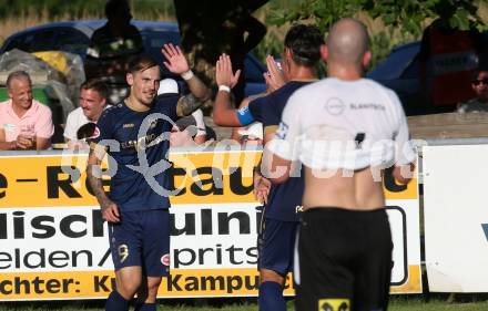 Fussball Kaerntner Liga. Velden gegen Bleiburg.  Torjubel Tom Zurga (Velden),   St. Egyden, am 24.8.2024.
Foto: Kuess
www.qspictures.net
---
pressefotos, pressefotografie, kuess, qs, qspictures, sport, bild, bilder, bilddatenbank