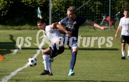 Fussball Kaerntner Liga. Velden gegen Bleiburg.  Lukas Alfred Sadnik (Velden),  Lazar Gacic (Bleiburg).  St. Egyden, am 24.8.2024.
Foto: Kuess
www.qspictures.net
---
pressefotos, pressefotografie, kuess, qs, qspictures, sport, bild, bilder, bilddatenbank