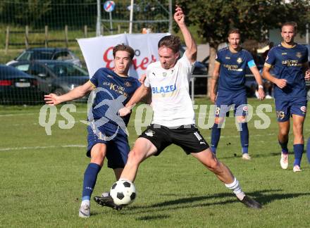 Fussball Kaerntner Liga. Velden gegen Bleiburg.  Nicolas Manuel Modritz (Velden), Alen Martinovic  (Bleiburg).  St. Egyden, am 24.8.2024.
Foto: Kuess
www.qspictures.net
---
pressefotos, pressefotografie, kuess, qs, qspictures, sport, bild, bilder, bilddatenbank