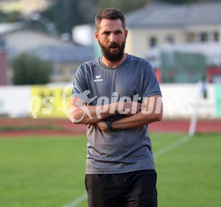 Fussball Kaerntner Liga. Voelkermarkt gegen ATSV Wolfsberg. Trainer Thomas Pawluch (Voelkermarkt),   Voelkermarkt, am 30.8.2024.
Foto: Kuess
www.qspictures.net
---
pressefotos, pressefotografie, kuess, qs, qspictures, sport, bild, bilder, bilddatenbank