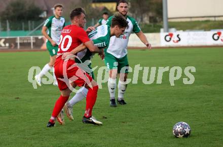 Fussball Kaerntner Liga. Voelkermarkt gegen ATSV Wolfsberg. Raphael Lukas Kulterer (Voelkermarkt),   Ziga Rozej (Wolfsberg). Voelkermarkt, am 30.8.2024.
Foto: Kuess
www.qspictures.net
---
pressefotos, pressefotografie, kuess, qs, qspictures, sport, bild, bilder, bilddatenbank