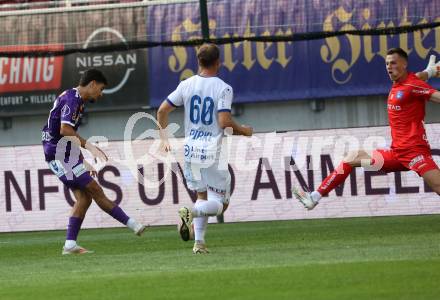 Fussball Bundesliga. SK Austria Klagenfurt gegen FC Blau Weiss Linz. Ben Bobzien,  (Klagenfurt),  Simon Pirkl, Radek Vitek (Linz).  Klagenfurt, am 31.8.2024.
Foto: Kuess
www.qspictures.net
---
pressefotos, pressefotografie, kuess, qs, qspictures, sport, bild, bilder, bilddatenbank