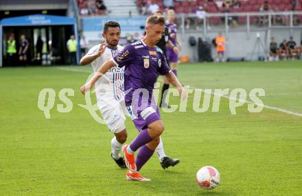 Fussball Bundesliga. SK Austria Klagenfurt gegen FC Blau Weiss Linz. Tobias Koch, (Klagenfurt),  Ronivaldo Bernardo Sales  (Linz).  Klagenfurt, am 31.8.2024.
Foto: Kuess
www.qspictures.net
---
pressefotos, pressefotografie, kuess, qs, qspictures, sport, bild, bilder, bilddatenbank