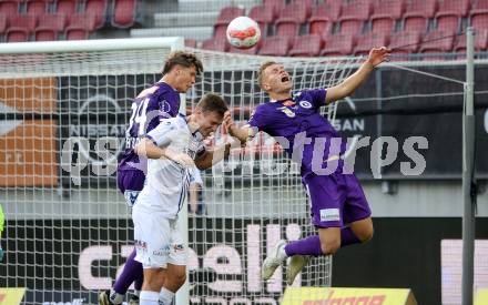 Fussball Bundesliga. SK Austria Klagenfurt gegen FC Blau Weiss Linz. Jonas Kuehn, Jannik Robatsch,  (Klagenfurt),  Manuel Maranda (Linz).  Klagenfurt, am 31.8.2024.
Foto: Kuess
www.qspictures.net
---
pressefotos, pressefotografie, kuess, qs, qspictures, sport, bild, bilder, bilddatenbank