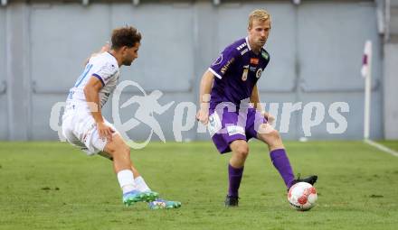 Fussball Bundesliga. SK Austria Klagenfurt gegen FC Blau Weiss Linz.  Christopher Cvetko,  (Klagenfurt),  Simon Seidl (Linz).  Klagenfurt, am 31.8.2024.
Foto: Kuess
www.qspictures.net
---
pressefotos, pressefotografie, kuess, qs, qspictures, sport, bild, bilder, bilddatenbank