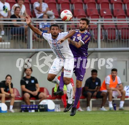 Fussball Bundesliga. SK Austria Klagenfurt gegen FC Blau Weiss Linz.  Kosmas Gkezos,  (Klagenfurt), Ronivaldo Bernardo Sales  (Linz).  Klagenfurt, am 31.8.2024.
Foto: Kuess
www.qspictures.net
---
pressefotos, pressefotografie, kuess, qs, qspictures, sport, bild, bilder, bilddatenbank