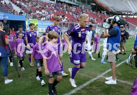 Fussball Bundesliga. SK Austria Klagenfurt gegen FC Blau Weiss Linz. Jonas Kuehn, Jannik Robatsch (Klagenfurt).  Klagenfurt, am 31.8.2024.
Foto: Kuess
www.qspictures.net
---
pressefotos, pressefotografie, kuess, qs, qspictures, sport, bild, bilder, bilddatenbank