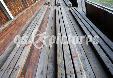 Fussball Kaerntner Liga. KAC gegen SAK. Fussballplatz. Sportstaette. Zuschauertribuehne. Sitzbaenke.  Klagenfurt, am 6.9.2024.
Foto: Kuess
www.qspictures.net
---
pressefotos, pressefotografie, kuess, qs, qspictures, sport, bild, bilder, bilddatenbank