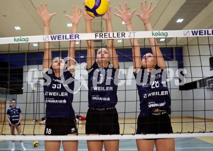 Volleyball. Frauen Bundesliga. Mannschaftsfototermin ATSC Wildcats Klagenfurt. Lana Husanovic, Nikolina Bajic, Luna Li Jankovic. Klagenfurt, am 11..9.2024.
Foto: Kuess
---
pressefotos, pressefotografie, kuess, qs, qspictures, sport, bild, bilder, bilddatenbank