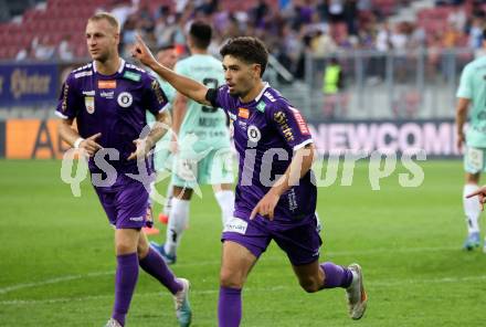 Fussball Bundesliga.  SK Austria Klagenfurt gegen TSV Egger Glas Hartberg .  Torjubel  Ben Bobzien, Florian Jaritz (Klagenfurt). Klagenfurt, am 21.9.2024.
Foto: Kuess
www.qspictures.net
---
pressefotos, pressefotografie, kuess, qs, qspictures, sport, bild, bilder, bilddatenbank