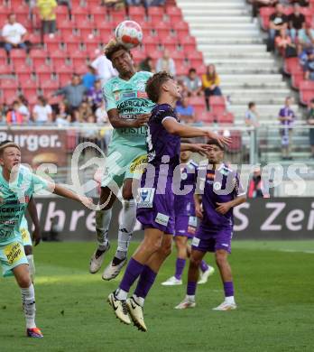 Fussball Bundesliga.  SK Austria Klagenfurt gegen TSV Egger Glas Hartberg .  Jannik Robatsch,  (Klagenfurt),  Justin Omoregie (Hartberg). Klagenfurt, am 21.9.2024.
Foto: Kuess
www.qspictures.net
---
pressefotos, pressefotografie, kuess, qs, qspictures, sport, bild, bilder, bilddatenbank