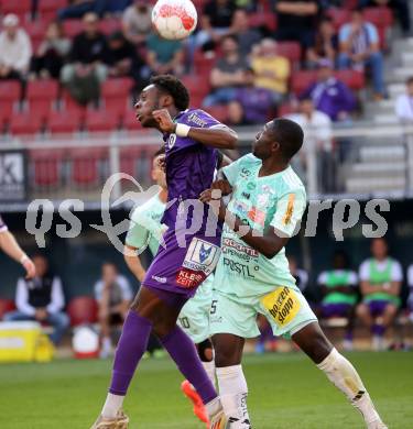 Fussball Bundesliga.  SK Austria Klagenfurt gegen TSV Egger Glas Hartberg . Dikeni-Rafid Salifou,   (Klagenfurt),  Hamacire Youba Diarra (Hartberg). Klagenfurt, am 21.9.2024.
Foto: Kuess
www.qspictures.net
---
pressefotos, pressefotografie, kuess, qs, qspictures, sport, bild, bilder, bilddatenbank