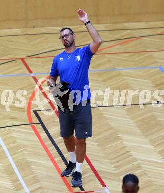 Volleyball Testspiel. SK Aich/Dob gegen ACH Ljubljana. Trainer Lucio Antonio Oro  (Aich/Dob). Bleiburg, am 25.9.2024.
Foto: Kuess
www.qspictures.net
---
pressefotos, pressefotografie, kuess, qs, qspictures, sport, bild, bilder, bilddatenbank