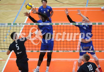 Volleyball Testspiel. SK Aich/Dob gegen ACH Ljubljana.  Carlos Yoandrys, Jekabs Dzenis (Aich/Dob). Bleiburg, am 25.9.2024.
Foto: Kuess
www.qspictures.net
---
pressefotos, pressefotografie, kuess, qs, qspictures, sport, bild, bilder, bilddatenbank