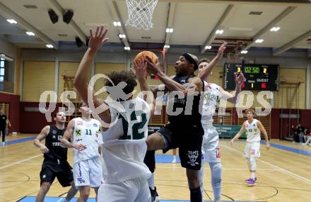 Basketball 2. Liga 2024/2025. Grunddurchgang 1. Runde. Woerthersee Piraten gegen Dornbirn Lions. Shawn L. Ray  (Piraten),  Mateja Djurasic (Dornbirn). Klagenfurt, am 28.9.2024.
Foto: Kuess


---
pressefotos, pressefotografie, kuess, qs, qspictures, sport, bild, bilder, bilddatenbank