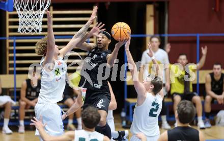 Basketball 2. Liga 2024/2025. Grunddurchgang 1. Runde. Woerthersee Piraten gegen Dornbirn Lions. Shawn L. Ray (Piraten), Berk Mehmed,  Pauls Miglinieks  (Dornbirn). Klagenfurt, am 28.9.2024.
Foto: Kuess


---
pressefotos, pressefotografie, kuess, qs, qspictures, sport, bild, bilder, bilddatenbank