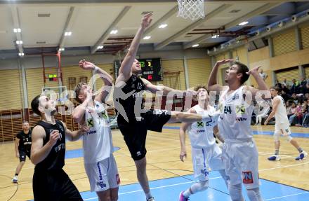 Basketball 2. Liga 2024/2025. Grunddurchgang 1. Runde. Woerthersee Piraten gegen Dornbirn Lions. Jan-Arne Apschner (Piraten), Davids Grinbergs, Eduard Nogues  (Dornbirn). Klagenfurt, am 28.9.2024.
Foto: Kuess


---
pressefotos, pressefotografie, kuess, qs, qspictures, sport, bild, bilder, bilddatenbank