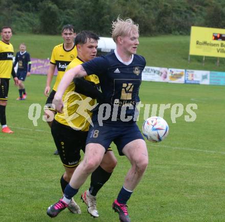 Fussball. 2. KLasse B. Faakersee 1b gegen Velden 1b.   Marvin Ungerboeck (Faakersee), David Male   (Velden).  Faak, am 28.9.2024.
Foto: Kuess
www.qspictures.net
---
pressefotos, pressefotografie, kuess, qs, qspictures, sport, bild, bilder, bilddatenbank