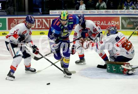 EBEL. Eishockey Bundesliga. VSV gegen HC TIWAG Innsbruck. MacPherson Dylan   (VSV), Jakubitzka Daniel (Innsbruck). Klagenfurt, 6.10.2024. 
Foto: Kuess
www.qspictures.net
---
pressefotos, pressefotografie, kuess, qs, qspictures, sport, bild, bilder, bilddatenbank