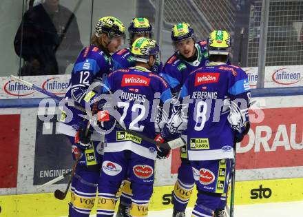 EBEL. Eishockey Bundesliga. VSV gegen HC TIWAG Innsbruck. Torjubel Pearson Chase, Hughes John, Hancock Kevin   (VSV). Klagenfurt, 6.10.2024. 
Foto: Kuess
www.qspictures.net
---
pressefotos, pressefotografie, kuess, qs, qspictures, sport, bild, bilder, bilddatenbank