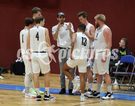 Basketball 2. Liga 2024/2025. Grunddurchgang 2. Runde. KOS Celovec gegen Mistelbach Mustangs. Trainer  Dalibor Cevriz (KOS),   Klagenfurt, am 5.10.2024.
Foto: Kuess


---
pressefotos, pressefotografie, kuess, qs, qspictures, sport, bild, bilder, bilddatenbank