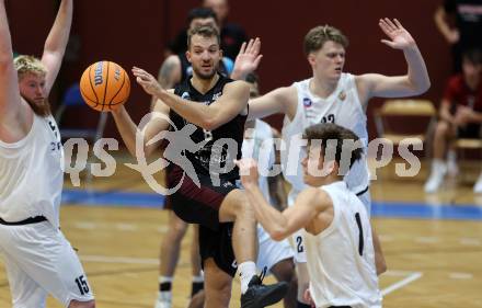 Basketball 2. Liga 2024/2025. Grunddurchgang 2. Runde. KOS Celovec gegen Mistelbach Mustangs. Jan Kozina  (Mistelbach Mustangs). Klagenfurt, am 5.10.2024.
Foto: Kuess


---
pressefotos, pressefotografie, kuess, qs, qspictures, sport, bild, bilder, bilddatenbank