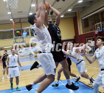 Basketball 2. Liga 2024/2025. Grunddurchgang 2. Runde. KOS Celovec gegen Mistelbach Mustangs. Veljko Dena (KOS),  Jan Kozina  (Mistelbach Mustangs). Klagenfurt, am 5.10.2024.
Foto: Kuess


---
pressefotos, pressefotografie, kuess, qs, qspictures, sport, bild, bilder, bilddatenbank