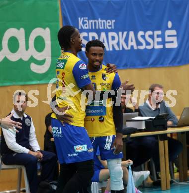 Volleyball CEV Cup. SK Sich/Dob gegen Lausanne. Carlos Yoandrys Charles Santana, Bryan Camino Martinez  (Aich/Dob). Bleiburg, am 9.10.2024.
Foto: Kuess
---
pressefotos, pressefotografie, kuess, qs, qspictures, sport, bild, bilder, bilddatenbank