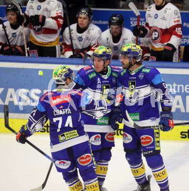 Eishockey ICE Bundesliga. VSV gegen Pioneers Vorarlberg. Torjubel Philipp Lindner, Patrick Holway, Max Coatta  (VSV). Villach, am 11.10.2024.
Foto: Kuess
---
pressefotos, pressefotografie, kuess, qs, qspictures, sport, bild, bilder, bilddatenbank