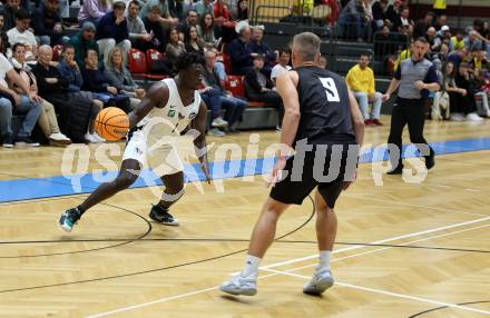 Basketball 2. Bundesliga 2024/25. Grunddurchgang 3. Runde.. Woerthersee Piraten gegen  Raiders Tirol. Elvis Keric (Piraten), Dennis Acheampong (Tirol).  Klagenfurt, am 12.10.2024.
Foto: Kuess
---
pressefotos, pressefotografie, kuess, qs, qspictures, sport, bild, bilder, bilddatenbank