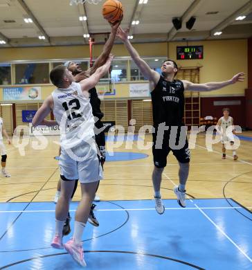 Basketball 2. Bundesliga 2024/25. Grunddurchgang 3. Runde.. Woerthersee Piraten gegen  Raiders Tirol.  Shawn L. Ray, Jan-Arne Apschner (Piraten), Moritz Hoelzer (Tirol).  Klagenfurt, am 12.10.2024.
Foto: Kuess
---
pressefotos, pressefotografie, kuess, qs, qspictures, sport, bild, bilder, bilddatenbank