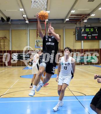 Basketball 2. Liga 2024/2025. Grunddurchgang 3. Runde. Woerthersee Piraten gegen Raiders Tirol.  Elvis Keric (Piraten), Marko Spasojevic  (Tirol). Klagenfurt, am 12.10.2024.
Foto: Kuess


---
pressefotos, pressefotografie, kuess, qs, qspictures, sport, bild, bilder, bilddatenbank