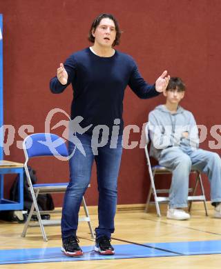 Basketball 2. Bundesliga 2024/25. Grunddurchgang 3. Runde.. Woerthersee Piraten gegen  Raiders Tirol. Trainer und Klubmanager Andreas Kuttnig (Piraten).  Klagenfurt, am 12.10.2024.
Foto: Kuess
---
pressefotos, pressefotografie, kuess, qs, qspictures, sport, bild, bilder, bilddatenbank