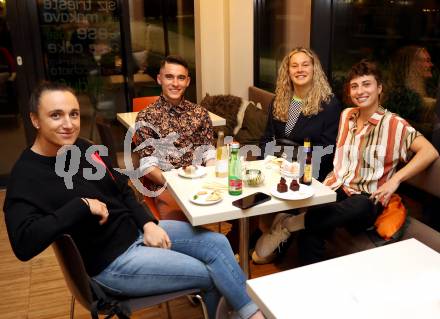 Spitzensport und Studium. Lara Vadlau (Segeln), Martin Messner (Radsport), Lea Bostjancic (Leichtathletik), Nadine Weratschnig (Wildwassersport). Klagenfurt, am 16.10.2024.
Foto: Kuess
www.qspictures.net
---
pressefotos, pressefotografie, kuess, qs, qspictures, sport, bild, bilder, bilddatenbank