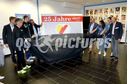 25 JahreKaernten Sport. Arno Arthofer, Danny Guethlein, Heiko Gigler, Wolfgang Gratzer, LH Peter Kaiser, Magdalena Lobnig, Katharina Lobnig, Raimund Berger. Klagenfurt, 17.10.2024.
Foto: Kuess
www.qspictures.net
---
pressefotos, pressefotografie, kuess, qs, qspictures, sport, bild, bilder, bilddatenbank