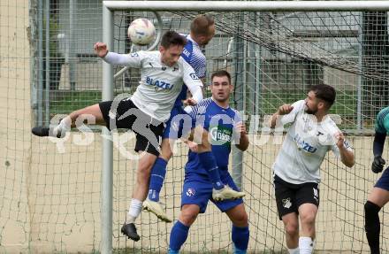 Fussball KÃ¤rntner Liga. Bleiburg gegen Dellach/Gail. Alen Martinovic  (Bleiburg), Benedikt Kaltenhofer   (Dellach).  Bleiburg, am 19.10.2024.
Foto: Kuess
---
pressefotos, pressefotografie, kuess, qs, qspictures, sport, bild, bilder, bilddatenbank