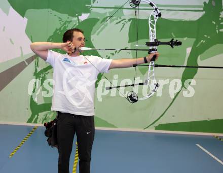 25 JahreKaernten Sport. Stefan Heincz (Bogenschiessen). Klagenfurt, 17.10.2024.
Foto: Kuess
www.qspictures.net
---
pressefotos, pressefotografie, kuess, qs, qspictures, sport, bild, bilder, bilddatenbank