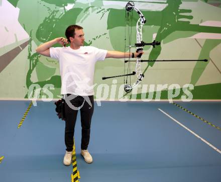 25 JahreKaernten Sport. Stefan Heincz (Bogenschiessen). Klagenfurt, 17.10.2024.
Foto: Kuess
www.qspictures.net
---
pressefotos, pressefotografie, kuess, qs, qspictures, sport, bild, bilder, bilddatenbank