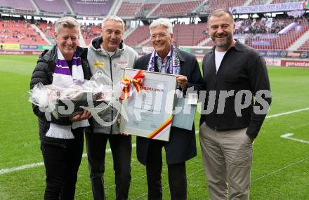 Fussball Bundesliga.  SK Austria Klagenfurt gegen Austria Wien .  Arno Arthofer, Trainer Peter Pacult, LH Peter Kaiser, Zeljko Karajica,  (Klagenfurt). Klagenfurt, am 20.10.2024.
Foto: Kuess
www.qspictures.net
---
pressefotos, pressefotografie, kuess, qs, qspictures, sport, bild, bilder, bilddatenbank