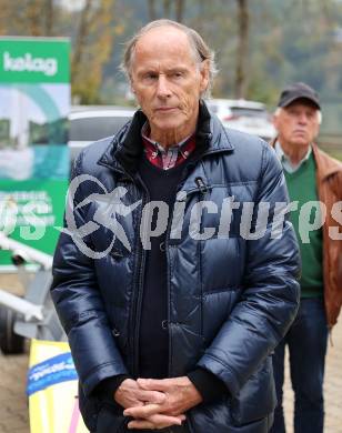 Rudern. Ehrung Magdalena und Katharina Lobnig. Christoph Schach (ASVOE). Voelkermarkt, am 19.10.2024.
Foto: Kuess
---
pressefotos, pressefotografie, kuess, qs, qspictures, sport, bild, bilder, bilddatenbank