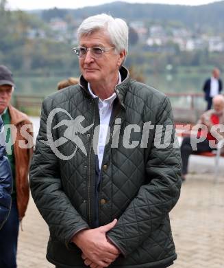 Rudern. Ehrung Magdalena und Katharina Lobnig. Heinrich Neuberger (Obmann Kaerntner Ruderverband). Voelkermarkt, am 19.10.2024.
Foto: Kuess
---
pressefotos, pressefotografie, kuess, qs, qspictures, sport, bild, bilder, bilddatenbank