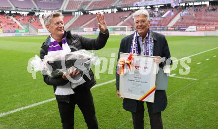 Fussball Bundesliga.  SK Austria Klagenfurt gegen Austria Wien .  Arno Arthofer, LH Peter Kaiser. Klagenfurt, am 20.10.2024.
Foto: Kuess
www.qspictures.net
---
pressefotos, pressefotografie, kuess, qs, qspictures, sport, bild, bilder, bilddatenbank