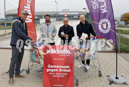 Fussball Bundesliga.  SK Austria Klagenfurt gegen Austria Wien .  Volkshilfe. Kosmas Gkezos, Ewald Wiedenbauer, Guenther Gorenzel (Klagenfurt). Klagenfurt, am 20.10.2024.
Foto: Kuess
www.qspictures.net
---
pressefotos, pressefotografie, kuess, qs, qspictures, sport, bild, bilder, bilddatenbank