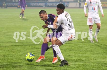 Fussball OEFB Cup. WAC gegen SK Austria Klagenfurt. Emanuel Agyemang  (WAC), Tobias Koch (Austria Klagenfurt). Wolfsberg, am 30.10.2024.
Foto: Kuess
---
pressefotos, pressefotografie, kuess, qs, qspictures, sport, bild, bilder, bilddatenbank