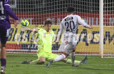 Fussball OEFB Cup. WAC gegen SK Austria Klagenfurt. Dejan Zukic (WAC), Simon Spari (Austria Klagenfurt). Wolfsberg, am 30.10.2024.
Foto: Kuess
---
pressefotos, pressefotografie, kuess, qs, qspictures, sport, bild, bilder, bilddatenbank